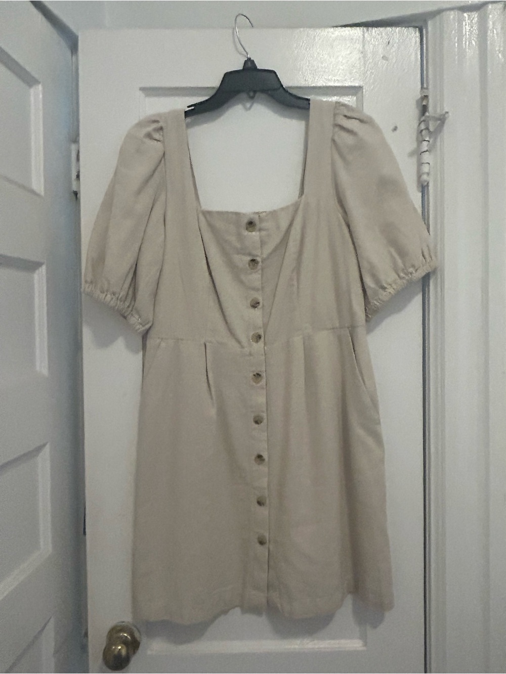 NWT Linen Old Navy Beige Button-Front Mini Dress with Puff Sleeves and pockets.